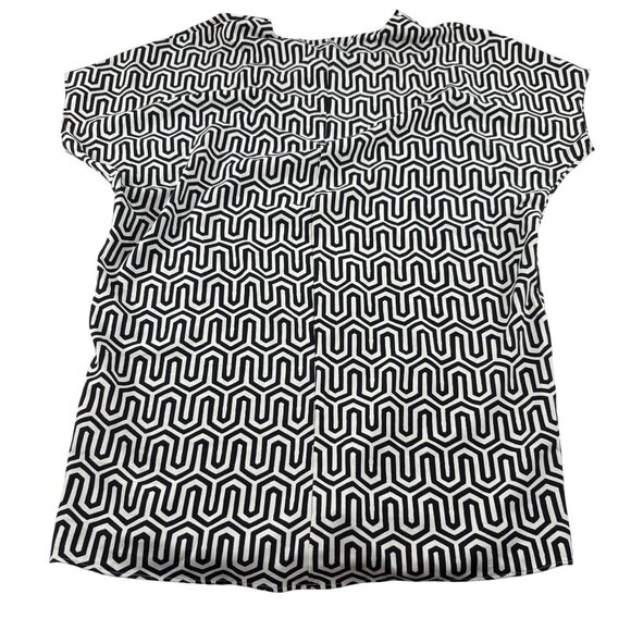 Chicos Womens Geometric Print Tunic Blouse Size 8/10 Black & White Polyester - Picture 2 of 6